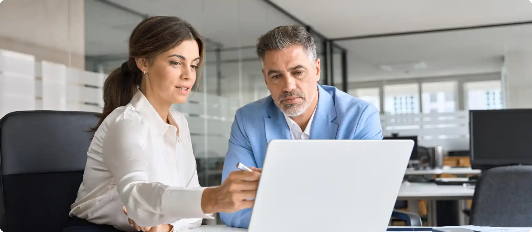 Equipo adoptando un ERP sin capacitación extensa